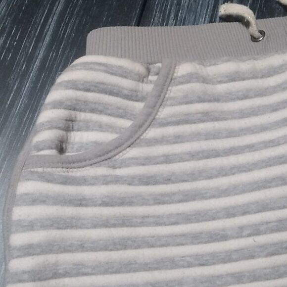 🤠Cat & Jack Fleece Winter Skirt with Pockets Girls Size Large - Picture 5 of 5